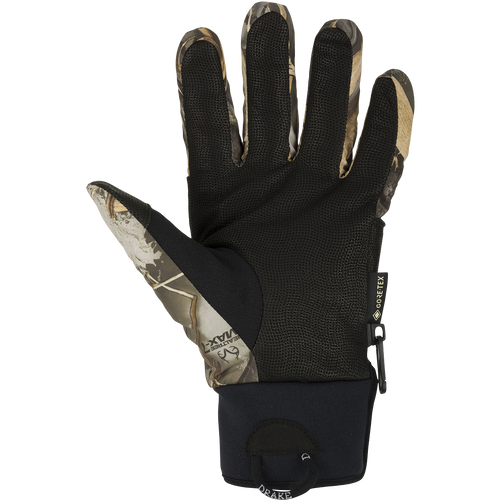 MST Refuge HS GORE-TEX Gloves: A close-up of a black glove with a digitized goatskin leather palm, designed for in-between seasons. Waterproof and breathable for effective field use.