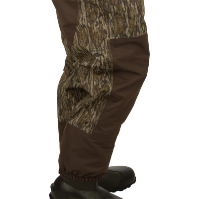 Uninsulated Guardian Elite Vanguard Breathable Waders: a close-up featuring HD2 material on high-wear areas.