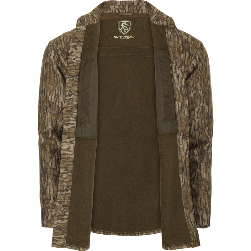 MST Microfleece Softshell Shirt - Realtree: A camouflage shirt with a logo of a deer, a close-up of the fabric.