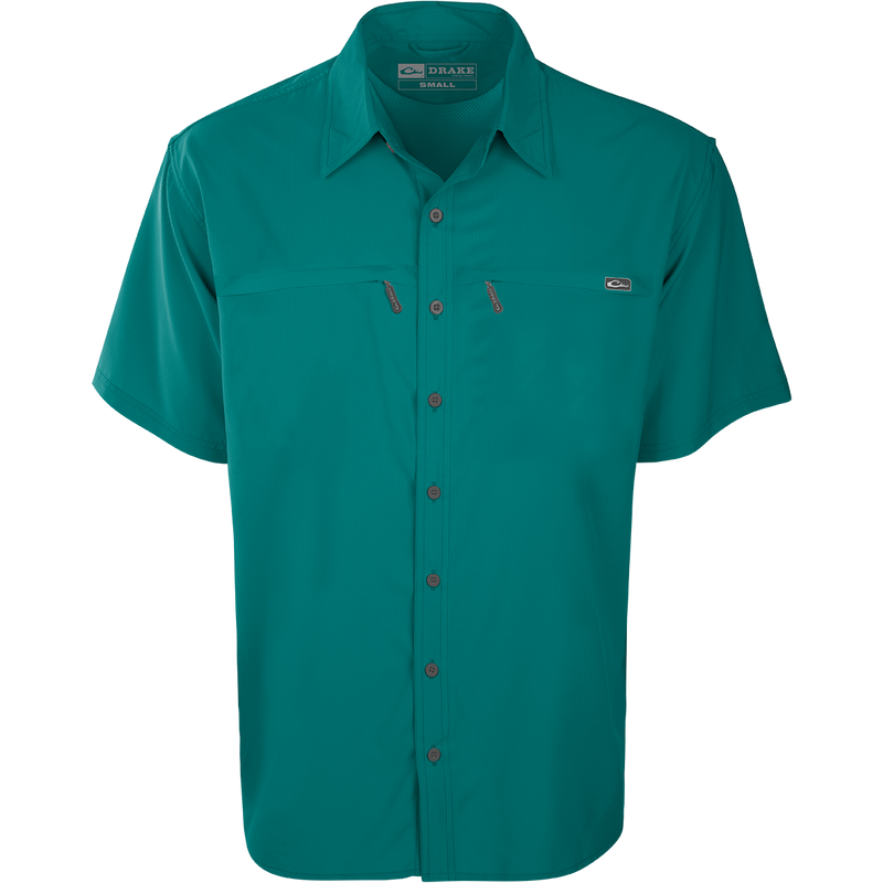 A lightweight, moisture-wicking Town Lake Shirt S/S with a textured fabric and button details. Perfect for warm months and versatile for any occasion.