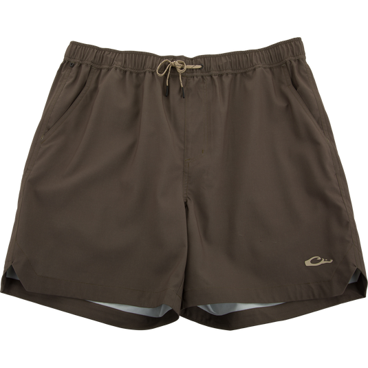  Lake Shore Dock Short, featuring quick-dry fabric, elastic waistband, and mesh-lined pockets, ideal for outdoor water activities and casual wear.