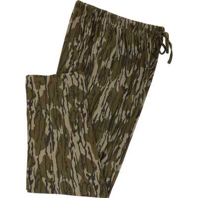 Drake Lounge Pant in Bottomland camo pattern with elastic waistband and drawcord, made from soft polyester, ideal for relaxed wear after hunting.