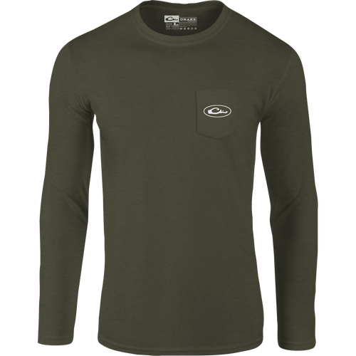 Americana Badge Long Sleeve T-Shirt with front pocket featuring Drake logo and Americana badge graphic. Made from 60% cotton, 40% polyester for comfort.