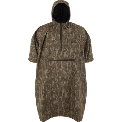 RTL - El Poncho: Short-sleeve camo pullover with hood, half-zip, and kangaroo pocket, ideal for hunters; features Mossy Oak Bottomland and manufacturer logos.