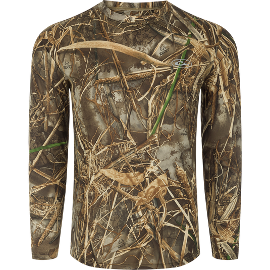 Youth EST Camo Performance Long Sleeve Crew - Realtree: A long sleeved shirt with a camouflage pattern, offering superior comfort and protection. Made of 92% Polyester/8% Spandex with 4-Way Stretch capabilities. Features Shield 4 Sun™ UPF 50+ Treatment, Shield 4 Coolant™ Treatment, Shield 4 Odor™ Treatment, and Shield 4 Stains™ Treatment. Ideal for outdoor activities.