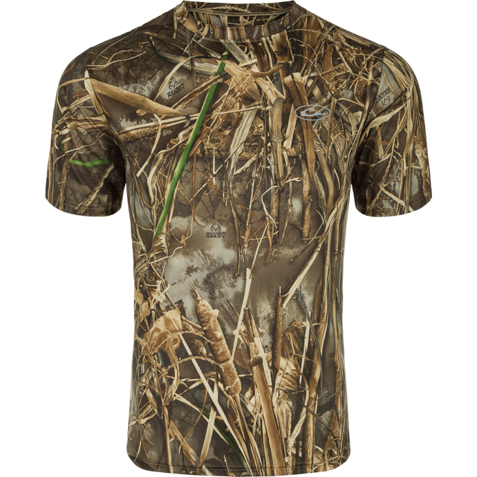 A Youth EST Camo Performance Short Sleeve Crew - Realtree shirt with 4-Way Stretch and Shield 4 treatments for comfort and protection during outdoor activities.