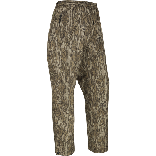 A pair of lightweight, waterproof/windproof/breathable camouflage pants with zippered legs and slash pockets. Ideal for all-day comfort and protection from the elements.