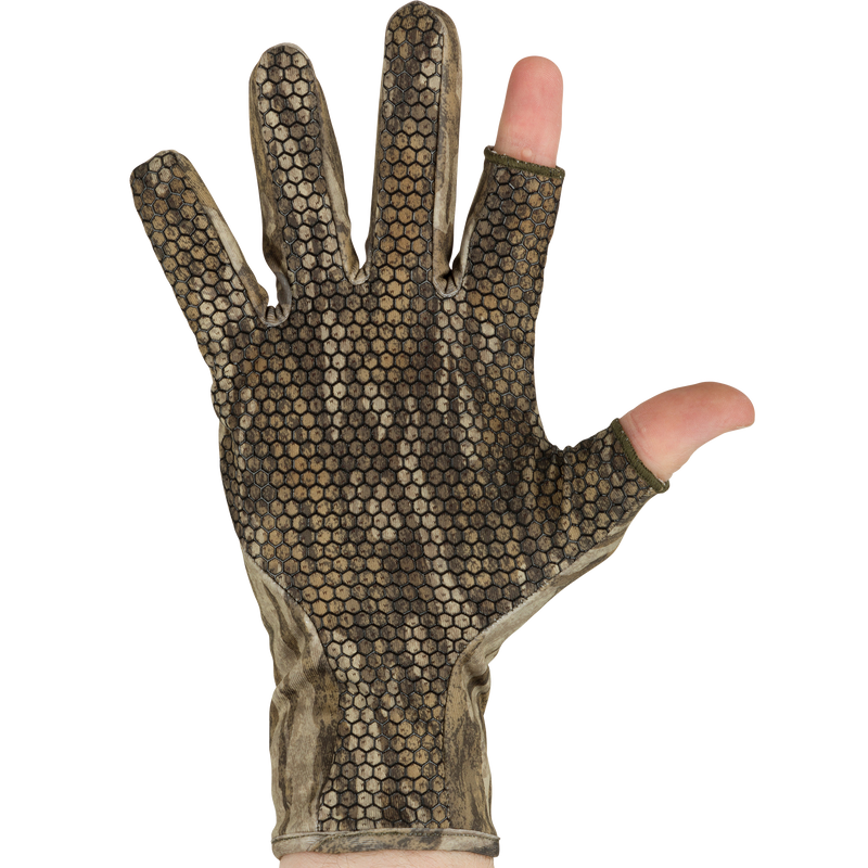 Performance Stretch-Fit Turkey Gloves: Form-fitting glove with rubberized grip palms for secure hold. Fingerless design enhances dexterity and feel.