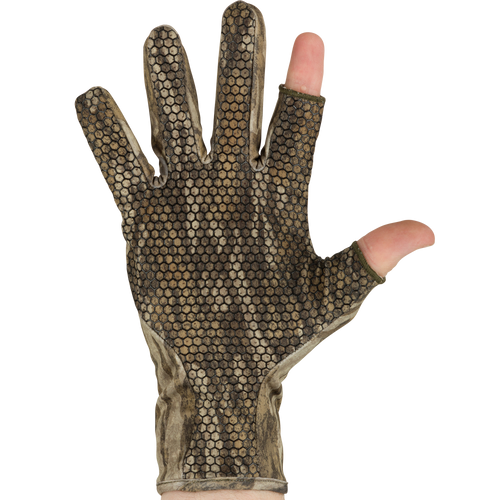 Performance Stretch-Fit Turkey Gloves: Form-fitting glove with rubberized grip palms for secure hold. Fingerless design enhances dexterity and feel.