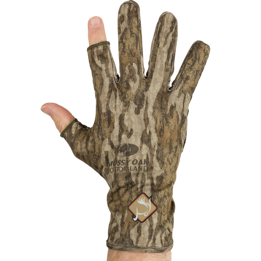A close-up of Performance Stretch-Fit Turkey Gloves, a hand wearing a glove with rubberized grip dot palms for better dexterity and feel. Elevate your turkey hunting game with these essential gloves.