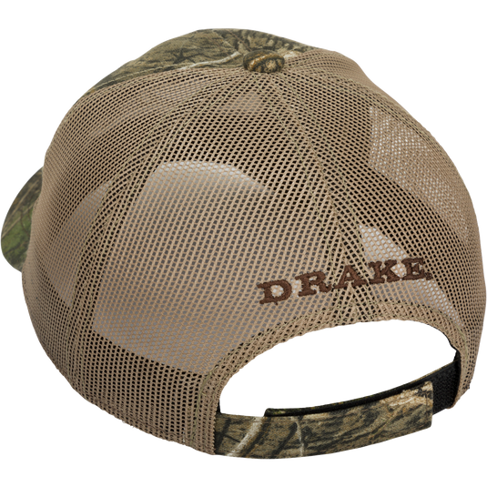 A 6-panel camo mesh-back cap made from 100% cotton. Features low-profile construction, lightly structured front panels, and a hook & loop back closure for a secure fit. The Drake "duck head" logo adds a stylish touch. Keep your head covered in comfort and style.