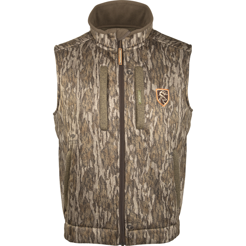 Silencer Vest with Agion Active XL, a camouflage vest with a logo, featuring a zipper and zipped pockets for successful hunting.