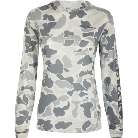 Women's Performance Hoodie Print: A lightweight, camo-patterned shirt with cooling, moisture-wicking, and quick-drying features. Perfect for outdoor activities.