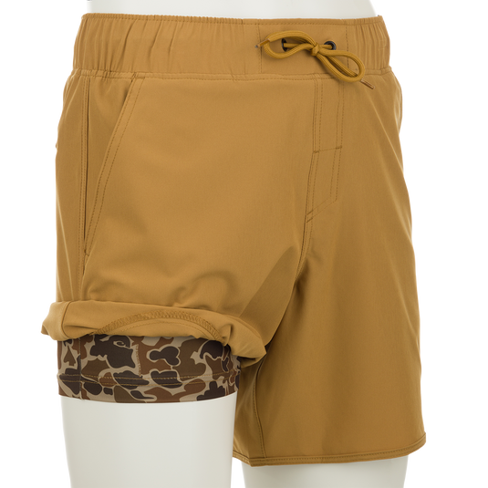 Commando Lined Volley Short 7" - A versatile pair of shorts with a camo print, quick-drying fabric, and built-in liner for ultimate comfort.