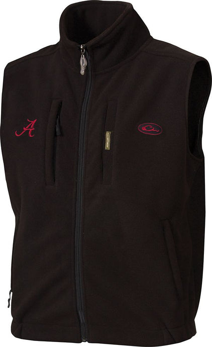 Alabama Windproof Layering Vest: A black vest with a red logo on the right chest. Windproof, water-resistant, and made of 100% polyester fleece. Stand-up collar, zippered license/key pocket, Magnattach™ chest pocket, and lower handwarmer pockets. High warmth-to-weight ratio. Ideal for hunting and outdoor activities.